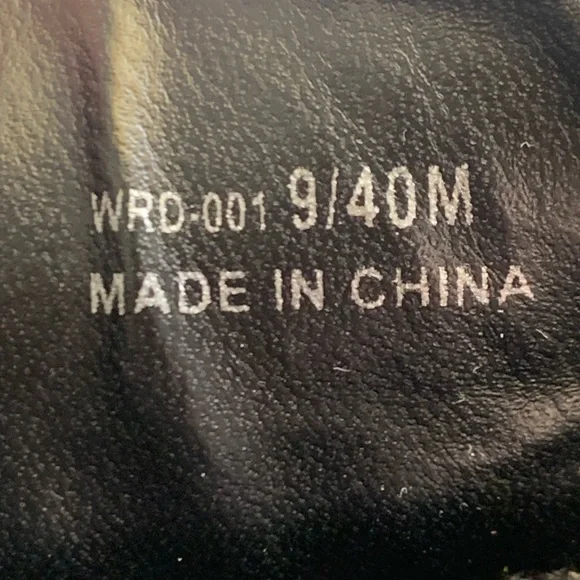 Dirty Laundry ~ Black Lace-up Combat Boots Lug Soles Y2K 90s Size 9 - Picture 8 of 17